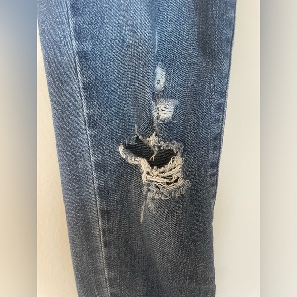 Levi’s 711 Skinny Medium Wash Ripped Jeans; Size 27 - Picture 5 of 9